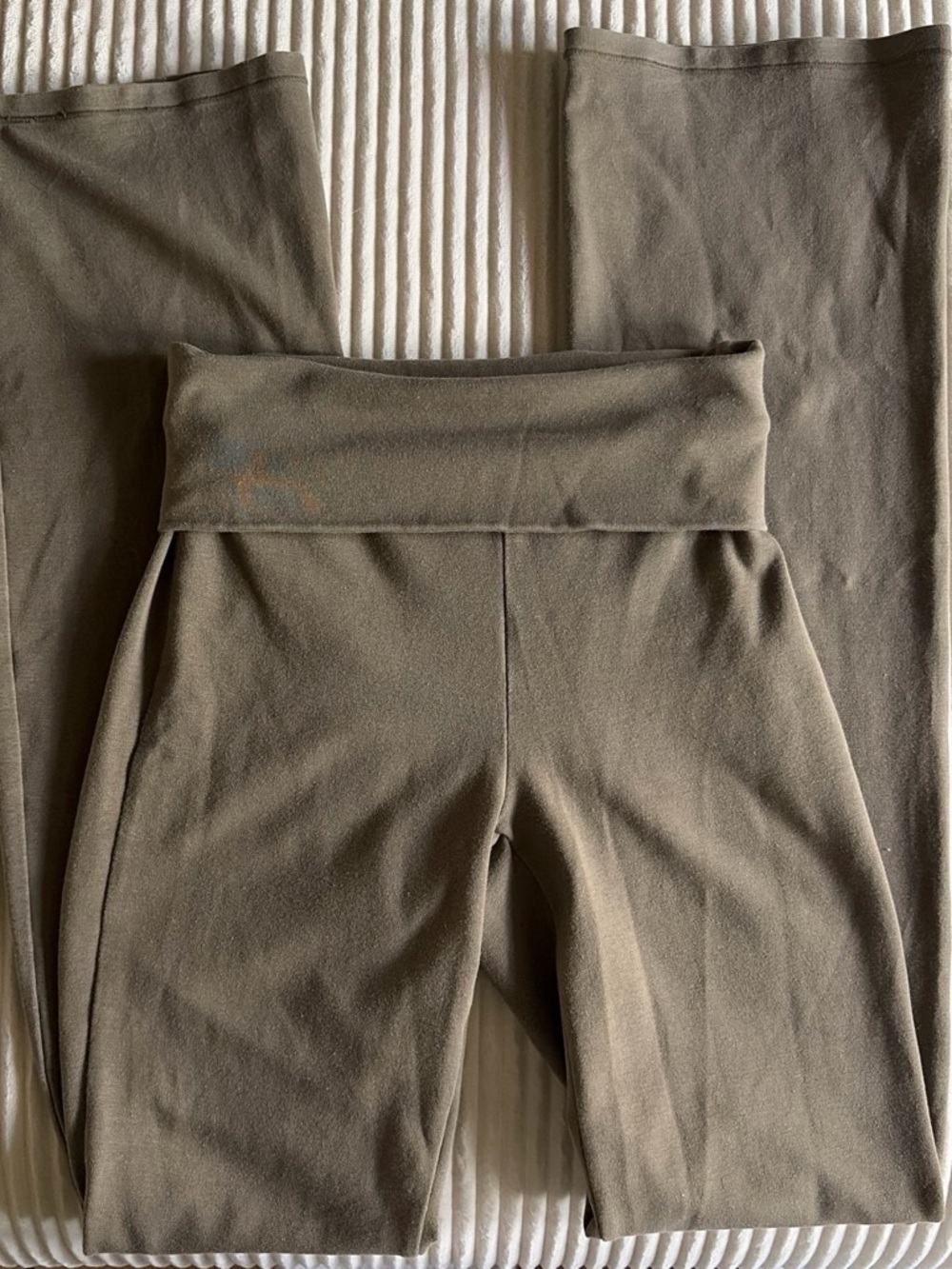SKIMS Foldover High-Waist Leggings in Olive Gren Size XS